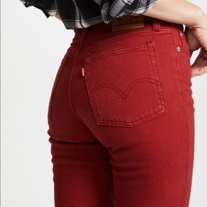 Levi’s Wedgie Fit Jeans in Red Dahlia